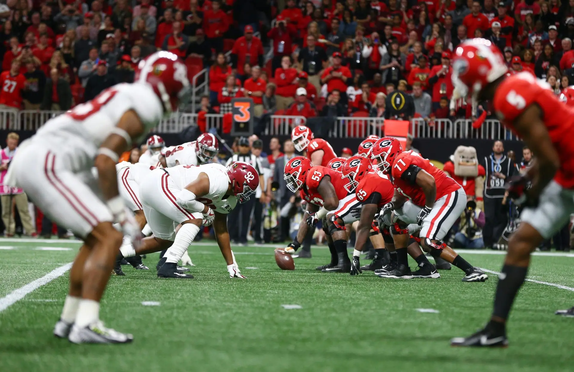 The Intense Rivalry: Alabama vs Georgia in College Football
