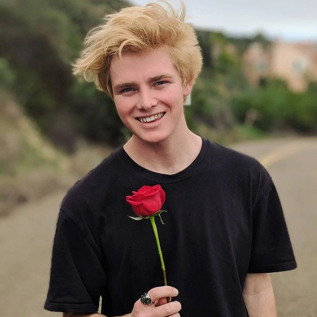Alex Warren: The Journey of a Social Media Sensation