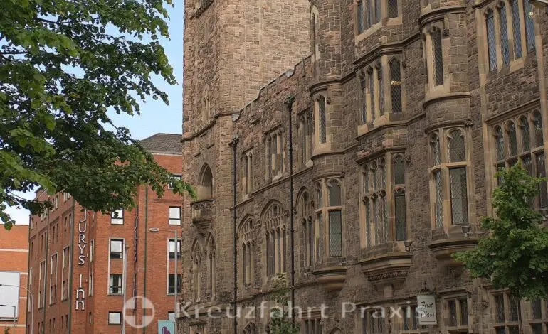 A Closer Look at Belfast: History, Culture, and Current Events