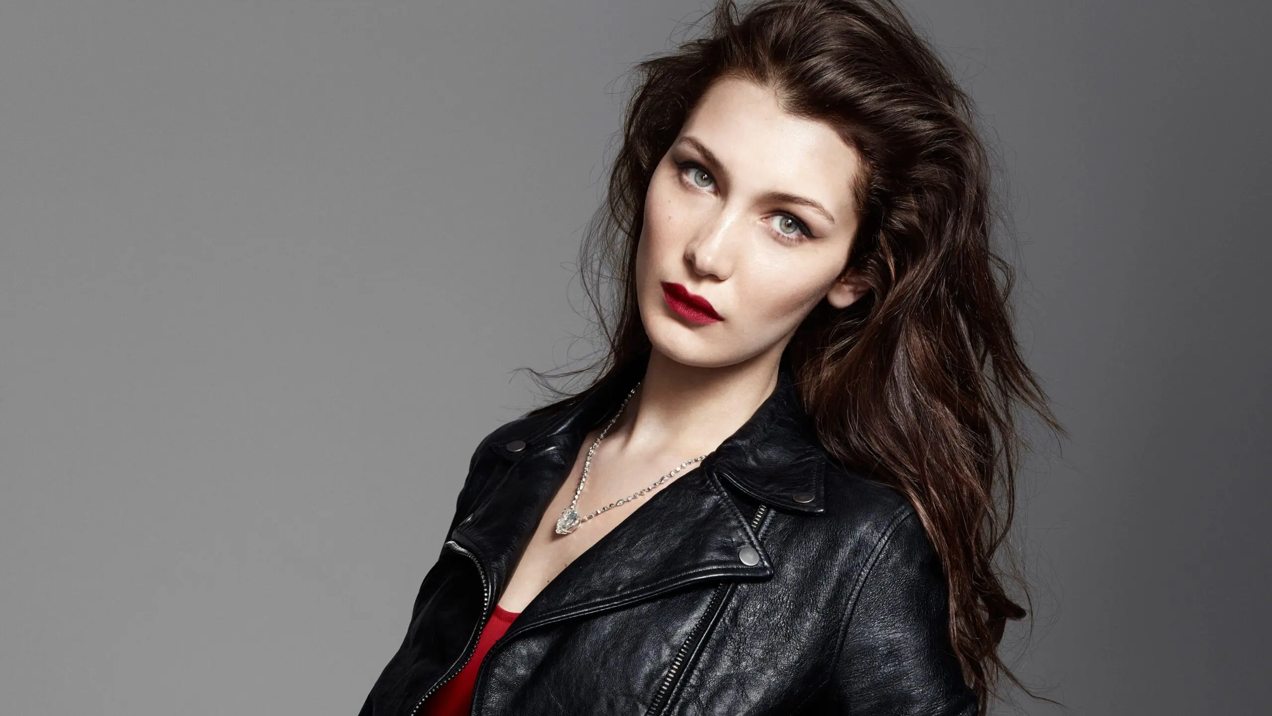 The Rise of Bella Hadid: A Model’s Journey to Fame