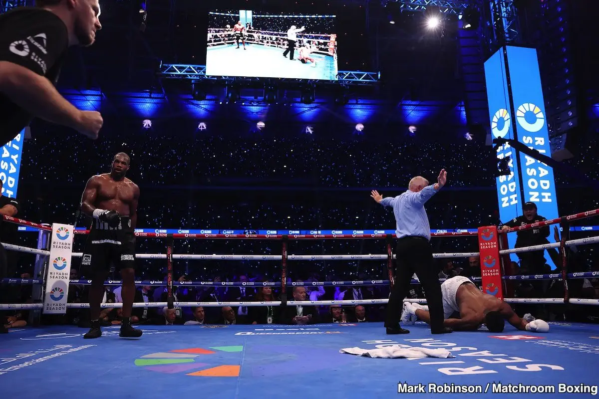 What to Expect from Boxing Tonight
