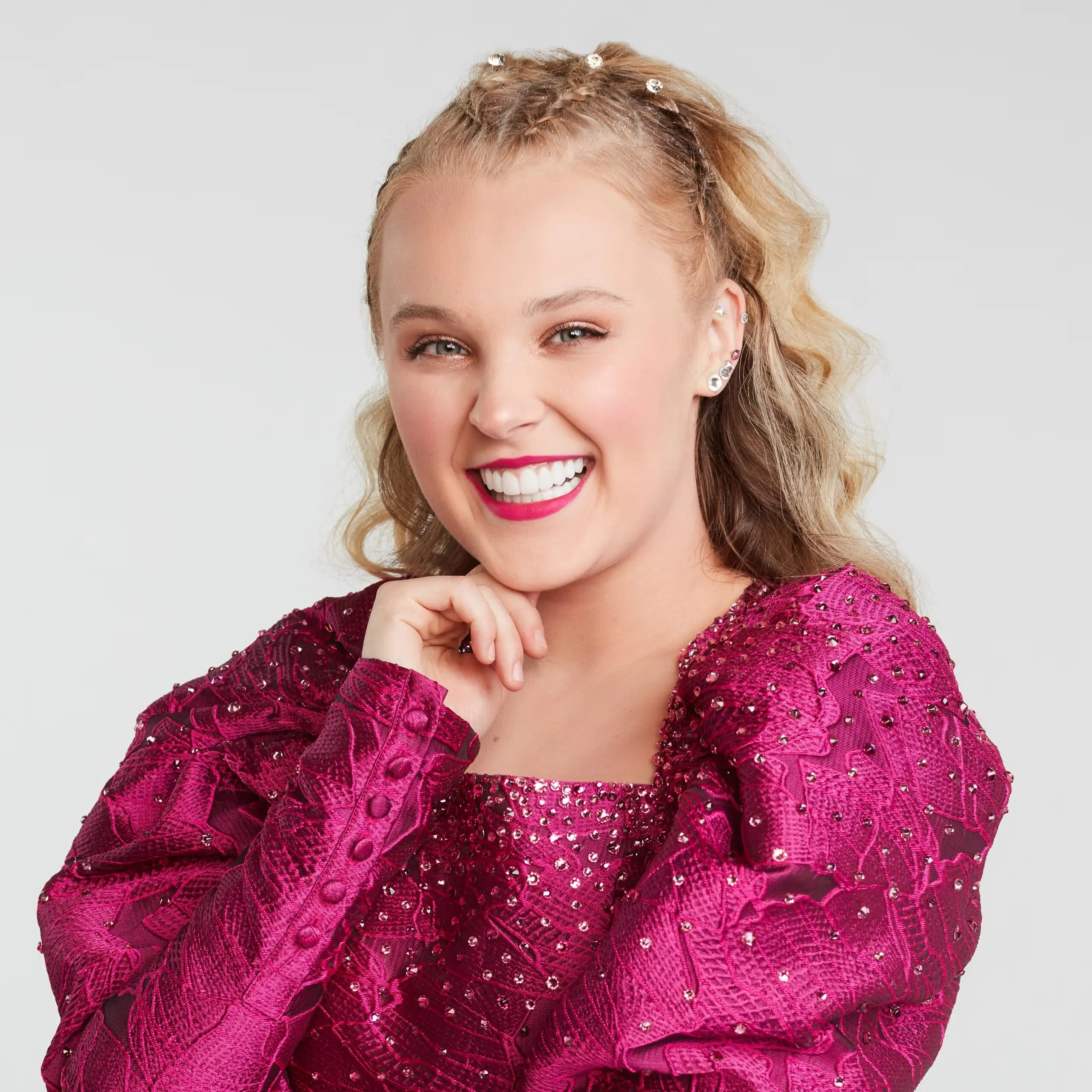 The Phenomenon of JoJo Siwa: From Dancer to Influencer