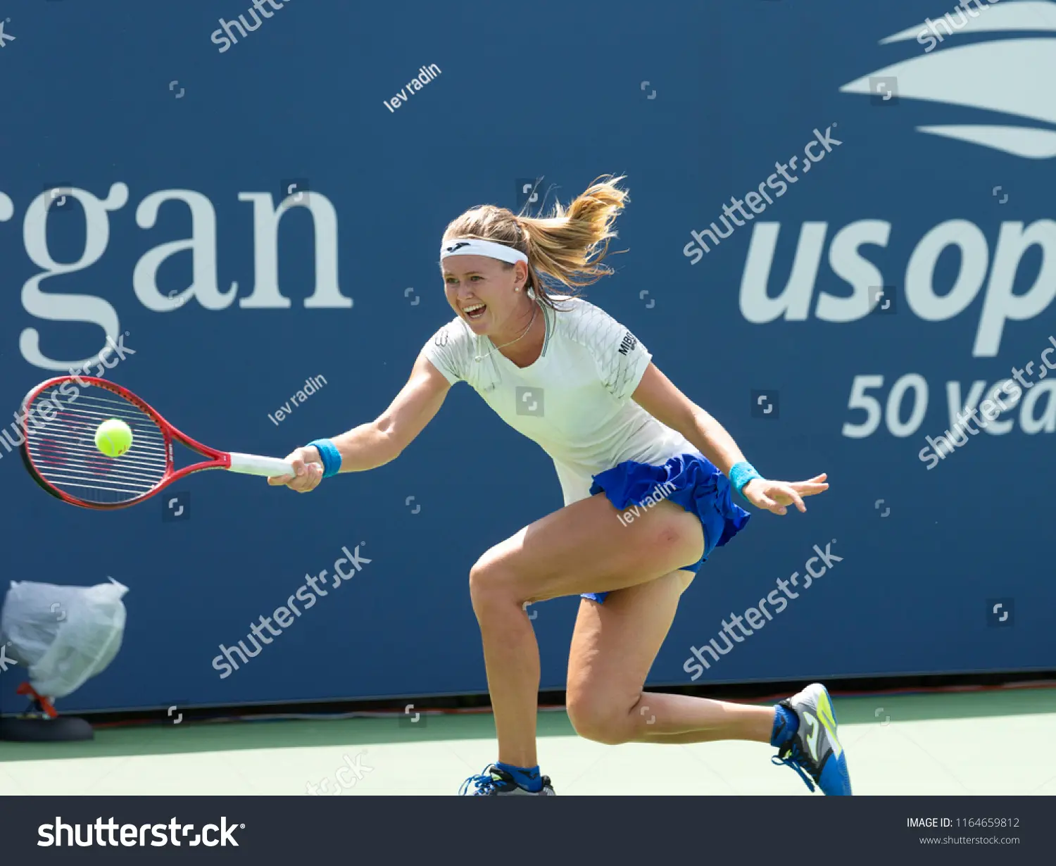 Marie Bouzkova: A Rising Star in Women’s Tennis
