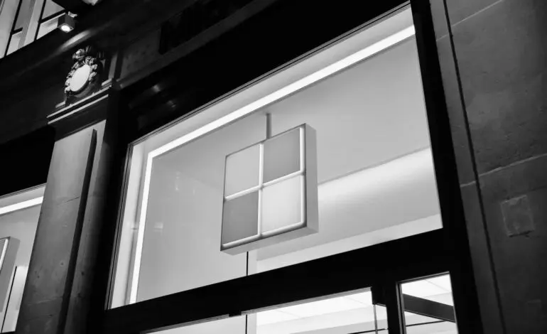 Analyzing Microsoft Stock: Trends and Market Insights