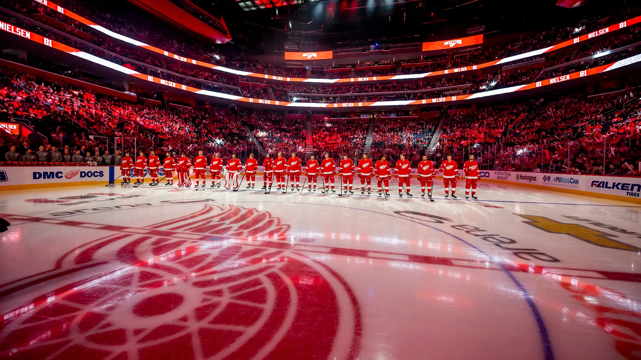 Experience the Thrill of a Red Wings Game
