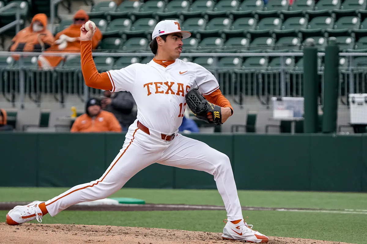 Texas vs Kentucky: The NCAA Basketball Rivalry Heats Up