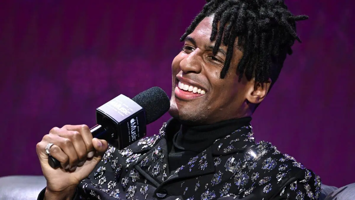 Who is Singing the National Anthem at the Super Bowl 2024?