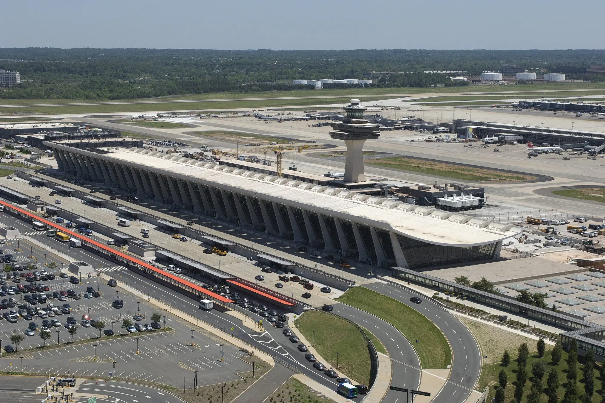 All About Dulles Airport and Its Recent Developments