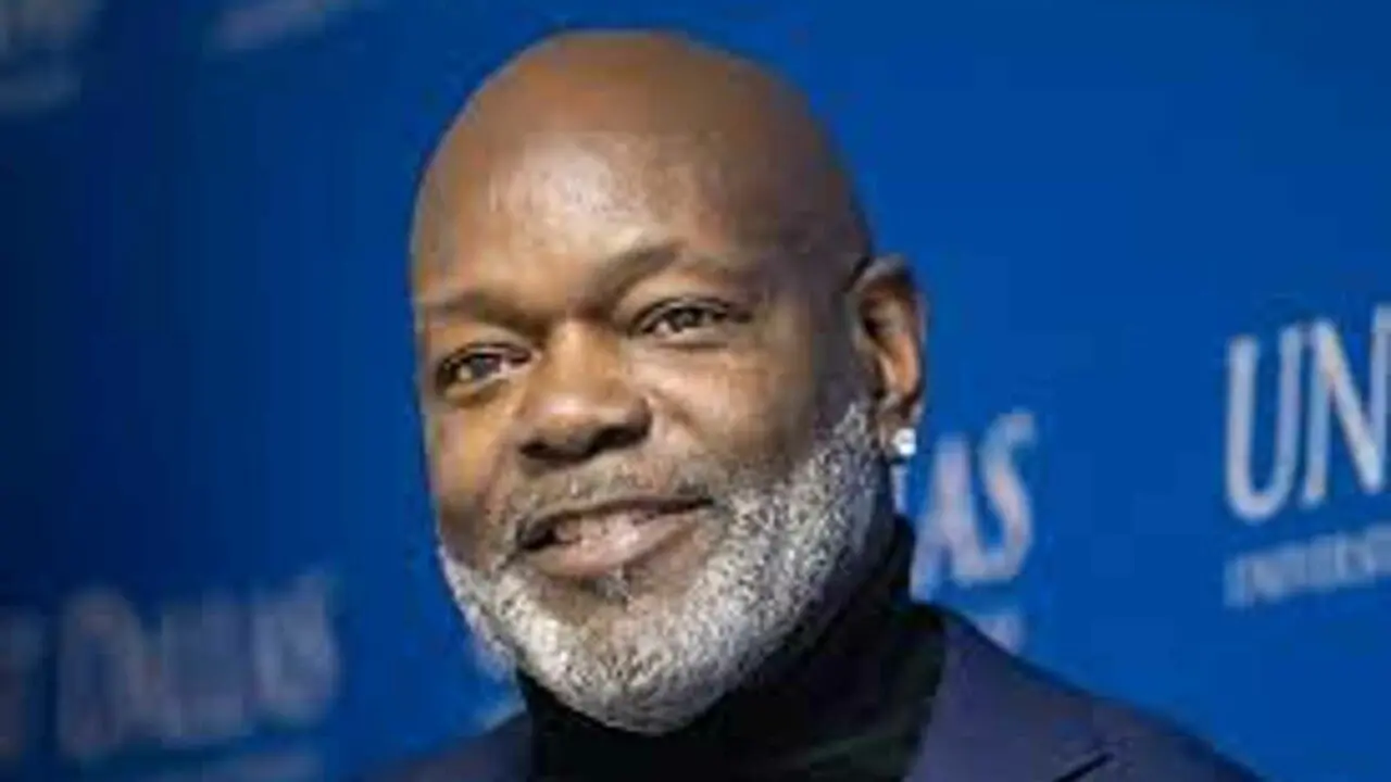 Emmitt Smith: A Tribute to NFL Legend and Philanthropist