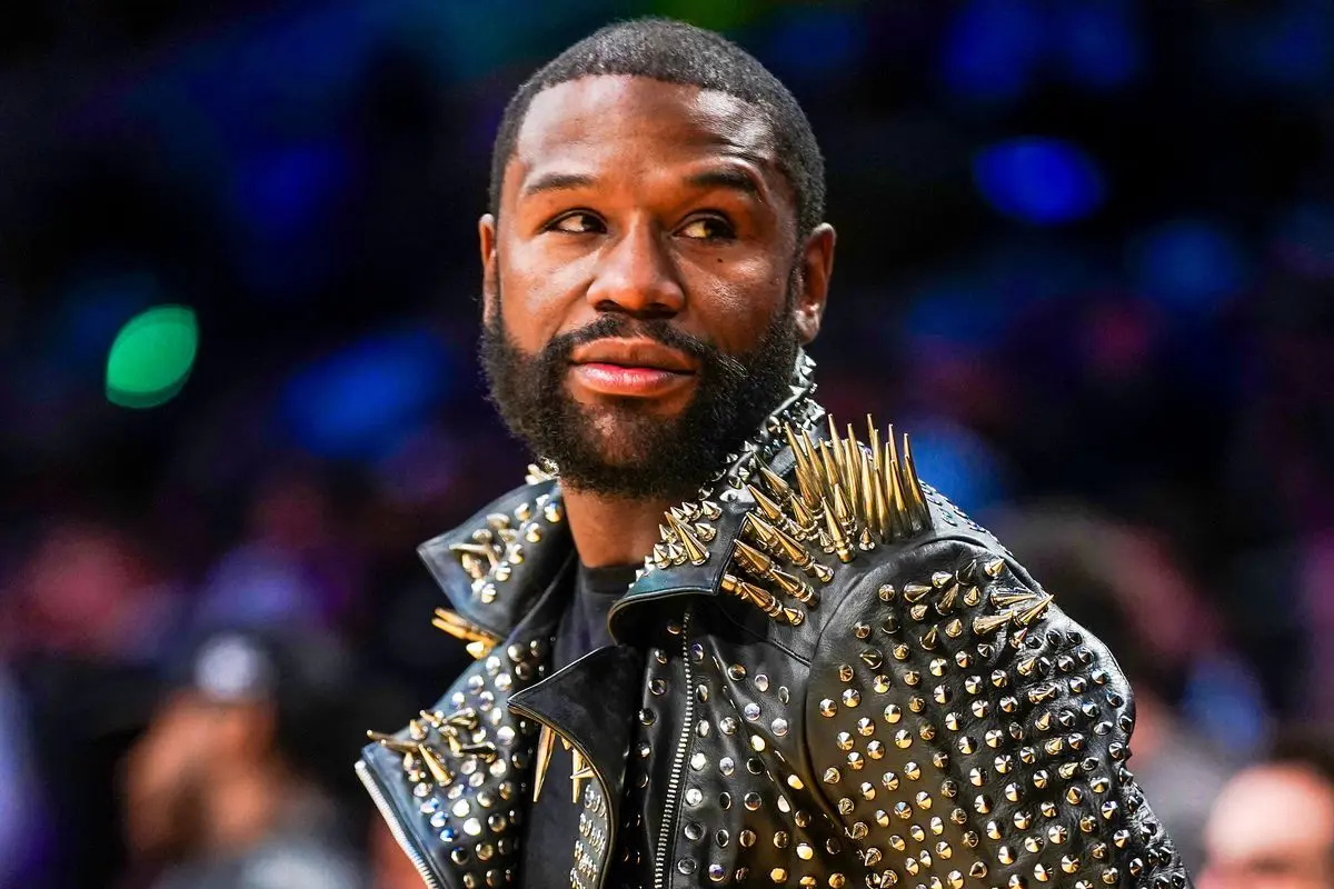Floyd Mayweather: An Icon in Boxing Returns to the Ring