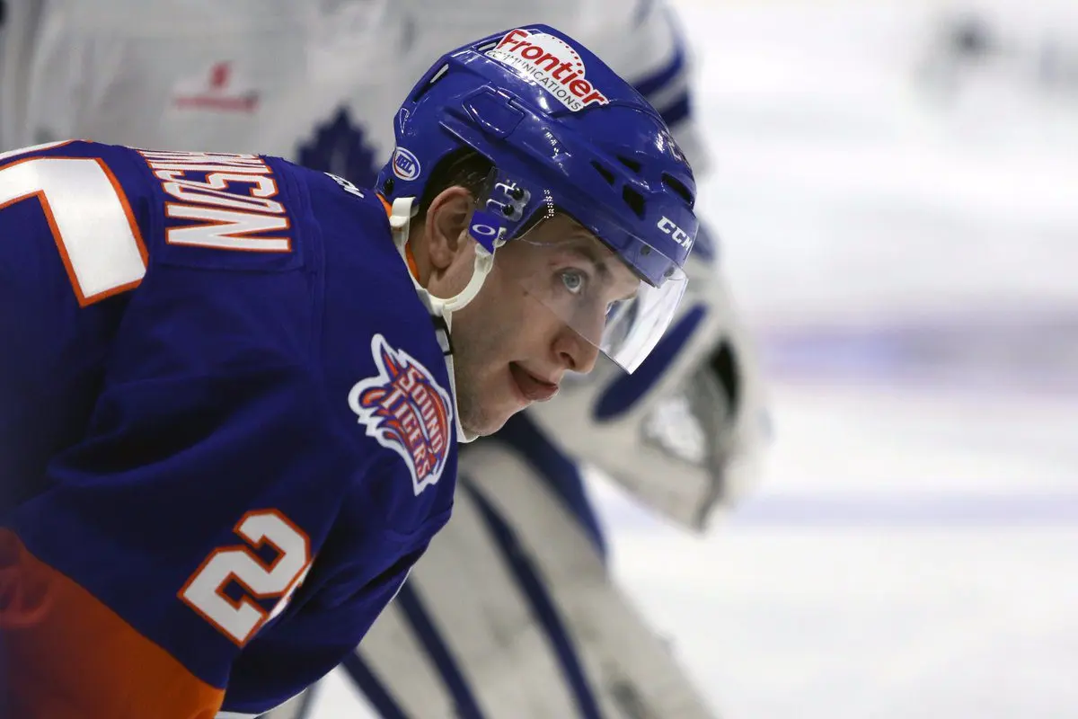 Gavin Bayreuther: A Promising Career in Ice Hockey