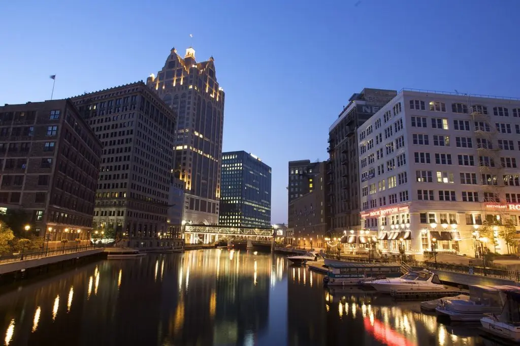 Green Bay vs Milwaukee: A Look into the Sports Rivalry