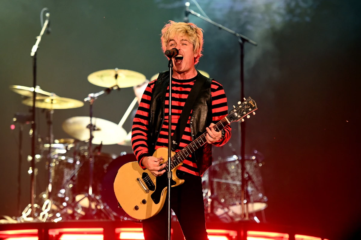 A Comprehensive Look at the Ages of Green Day Members in 2023