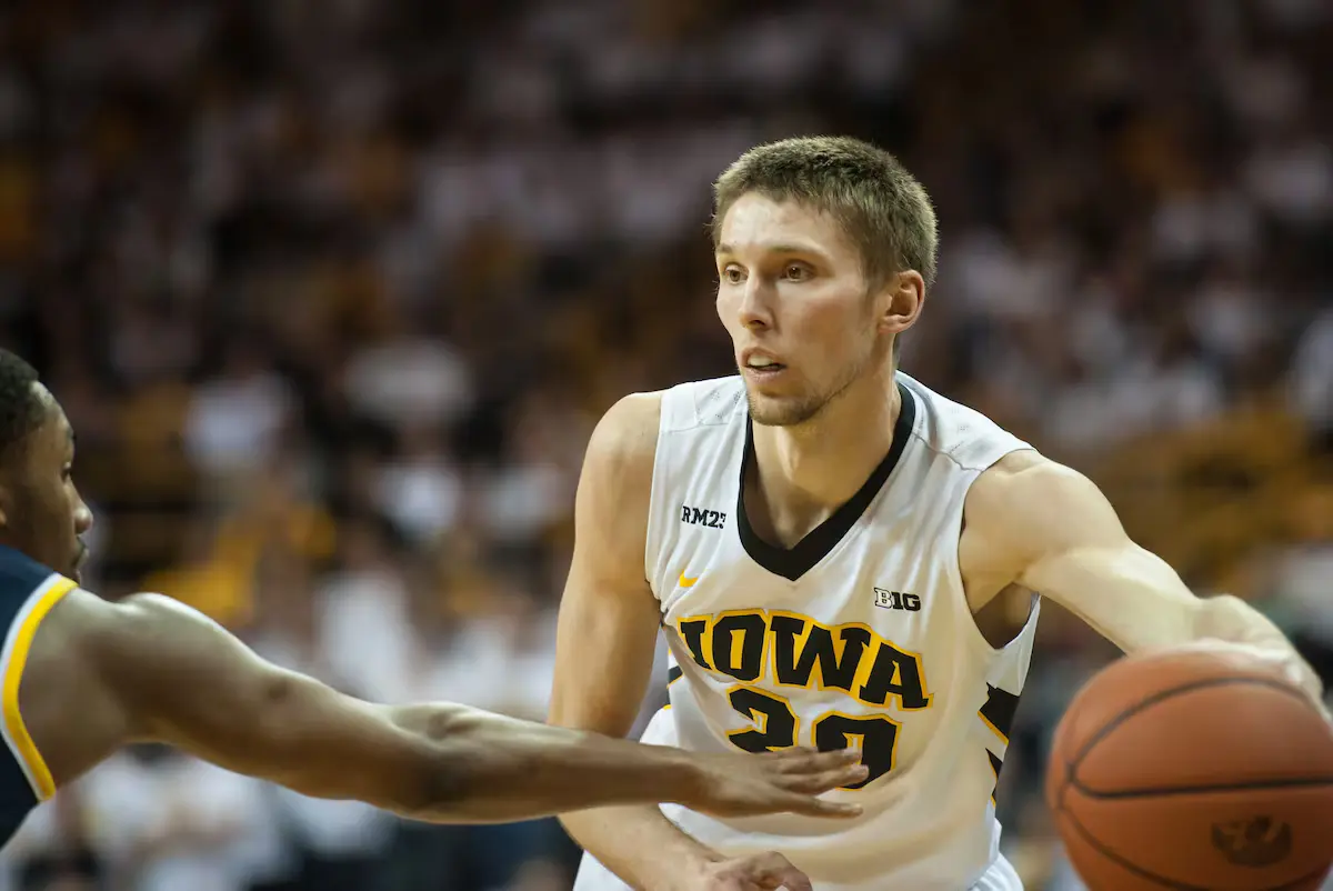 Iowa vs Maryland: A Thrilling College Football Showdown