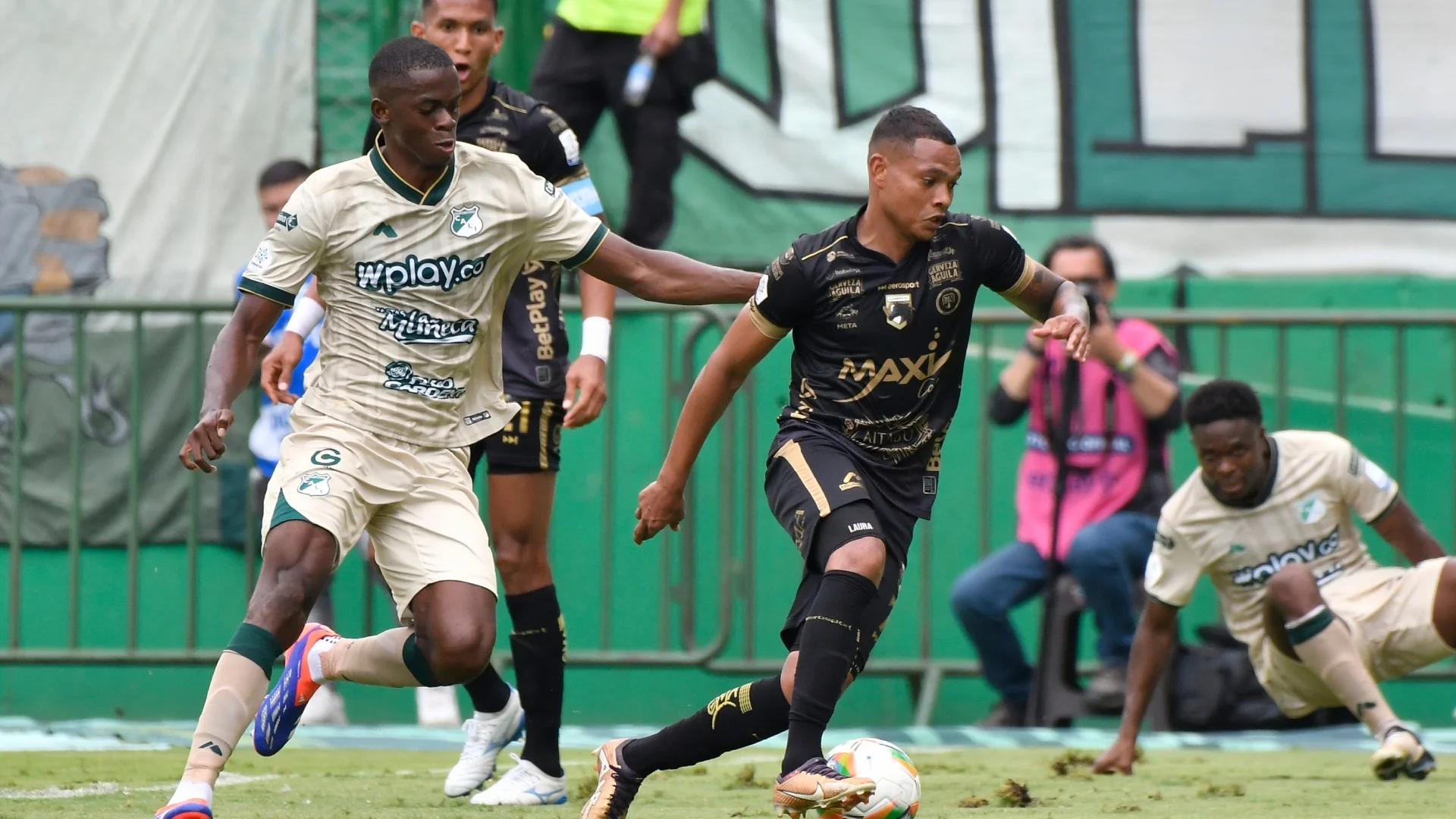 Llaneros: The Pride of Bucaramanga in Soccer