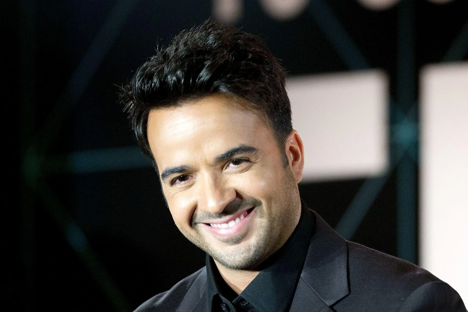 The Musical Journey of Luis Fonsi: A Global Superstar