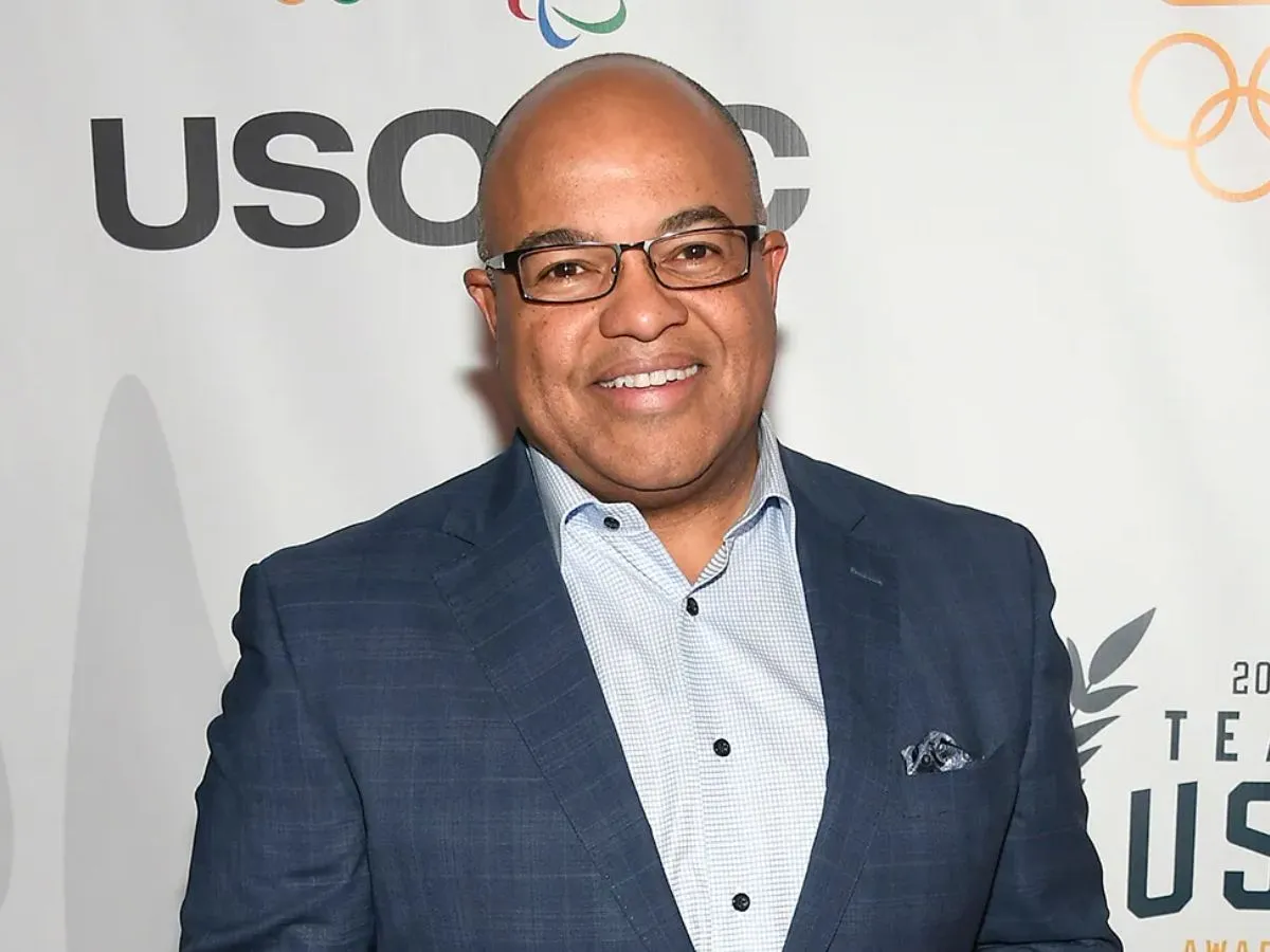 Mike Tirico: A Versatile Voice in Sports Broadcasting