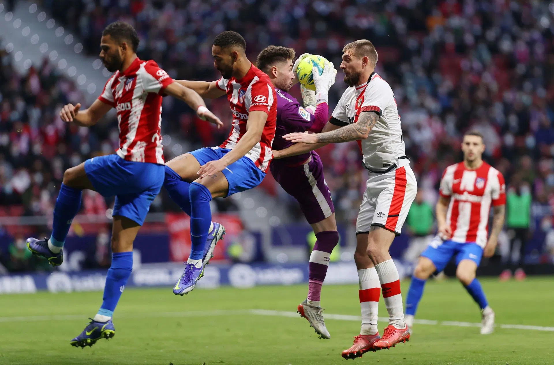 Rayo Vallecano Faces Atlético Madrid in Riveting Clash