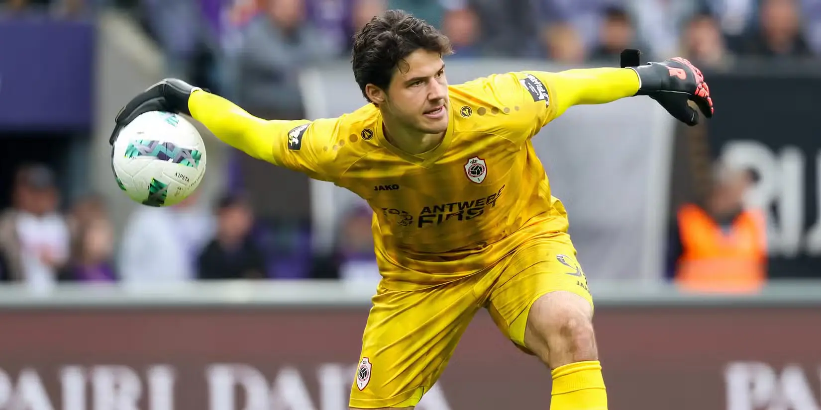 The Impressive Journey of Senne Lammens in Soccer