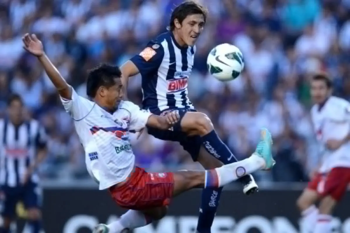 Xelajú MC Faces Monterrey in Exciting Soccer Match