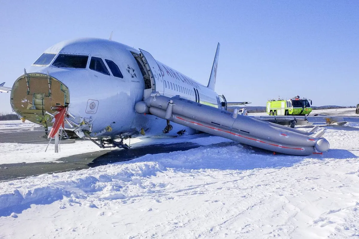 Air canada plane crash: Tragic  at LaGuardia Airport