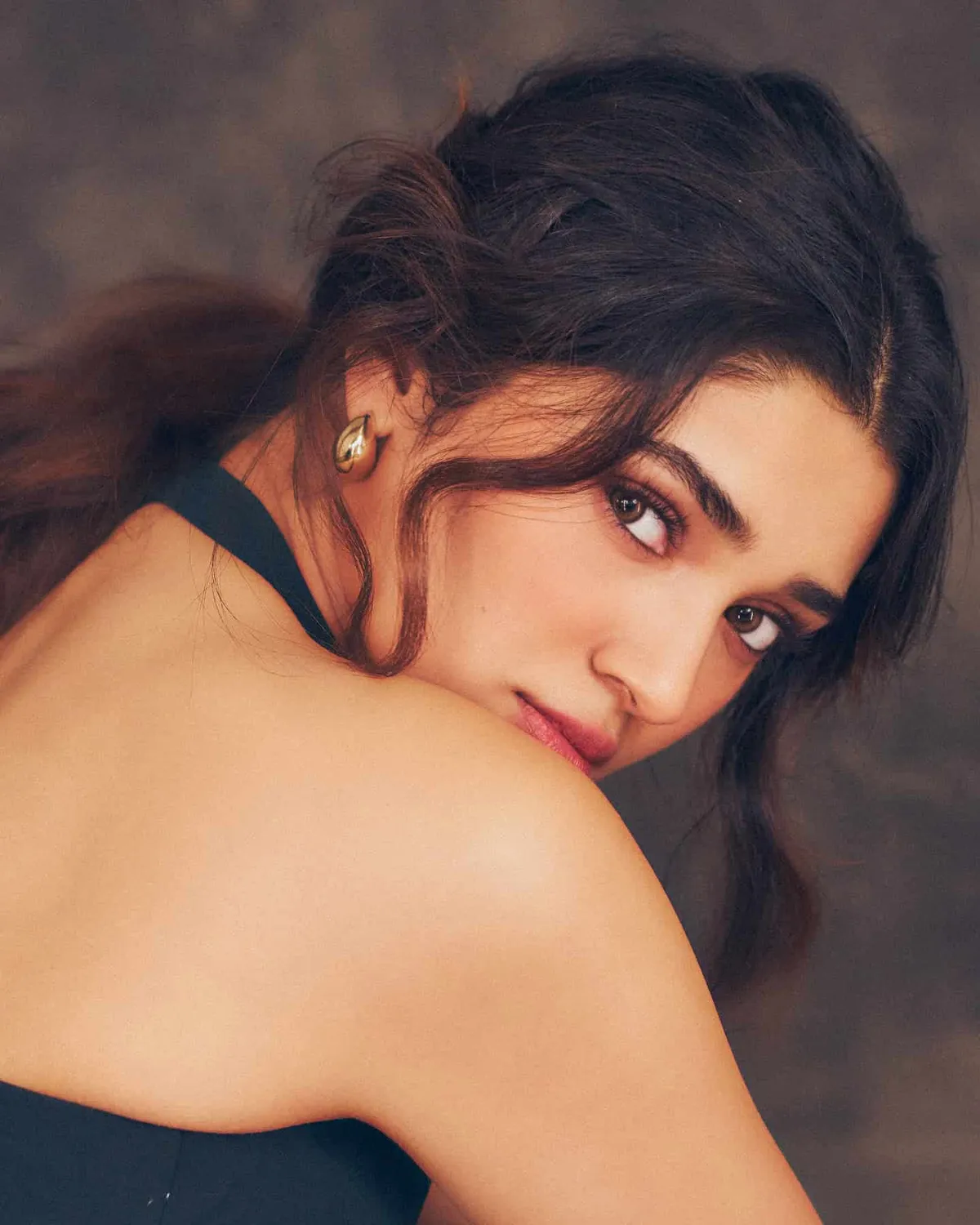 Krithi Shetty Plans Hindi Debut Amid Excitement for Love Insurance Kompany