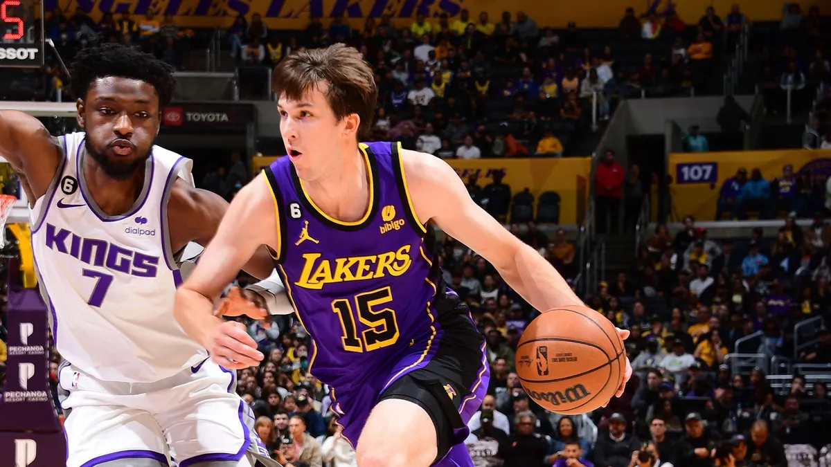 Lakers vs kings: Lakers Dominate Kings with 128-104 Victory at Home