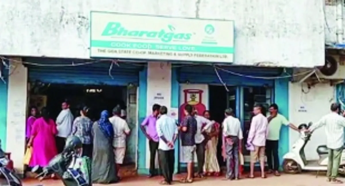 LPG Gas Cylinder Shortage: A Crisis Unfolds in Delhi