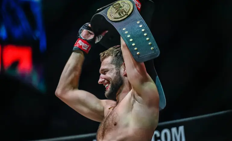Reinier de Ridder Faces Defeat Against Caio Borralho at UFC 326