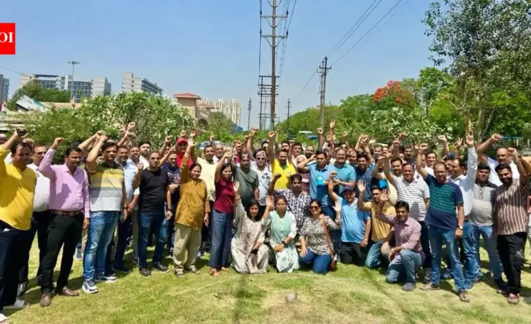 Noida Residents Demand Metro Connectivity After 10-Year Wait