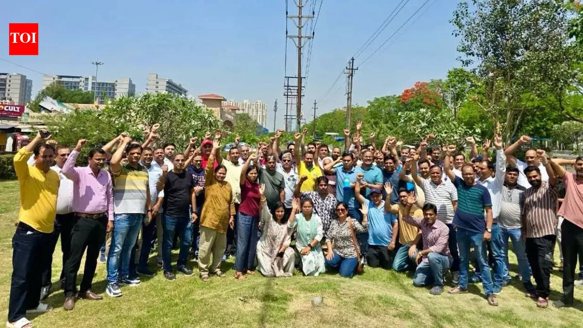 Noida Residents Demand Metro Connectivity After 10-Year Wait