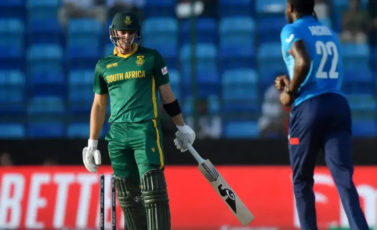 Tristan Stubbs’ Glove Change Incident Sparks Controversy in IPL 2026