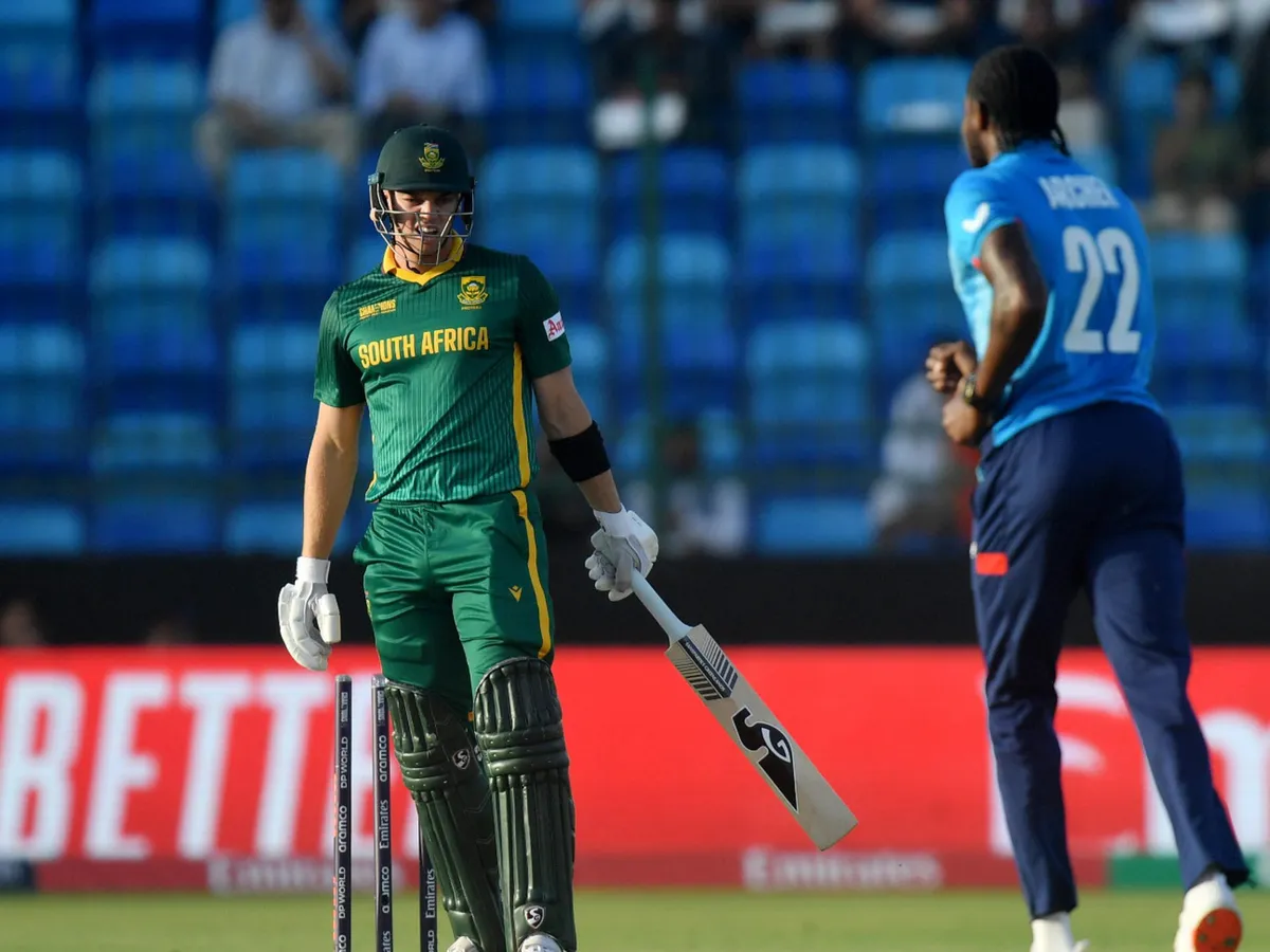 Tristan Stubbs’ Glove Change Incident Sparks Controversy in IPL 2026