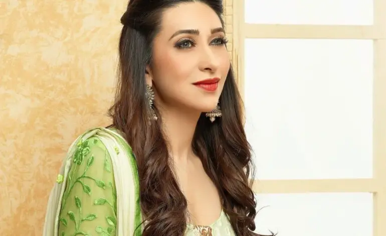 Karishma kapoor: Karisma Kapoor Returns to the Dance Competition Scene
