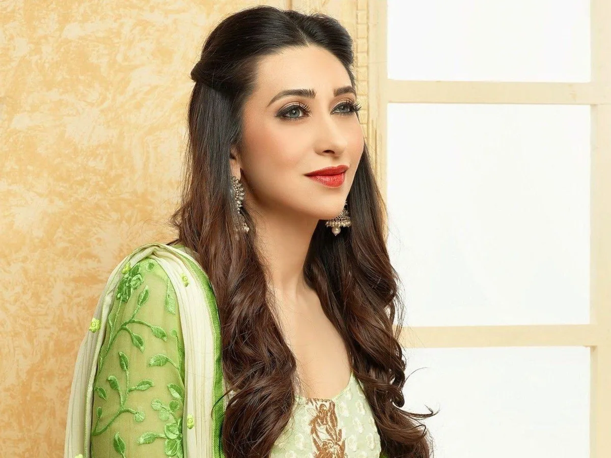 Karishma kapoor: Karisma Kapoor Returns to the Dance Competition Scene