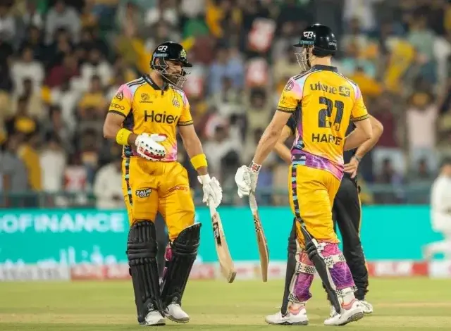 Kusal Mendis Falls Early in PSL Final, Impacting Peshawar Zalmi’s Start