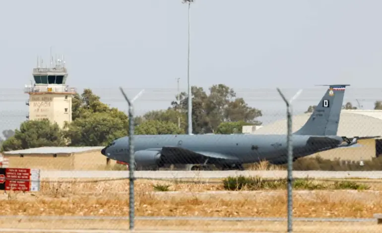 us military plane emergency qatar — IN news