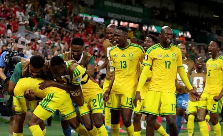 World Cup live updates, scores: South Africa pulls off stunner, Mexico remains undefeated to top Group A