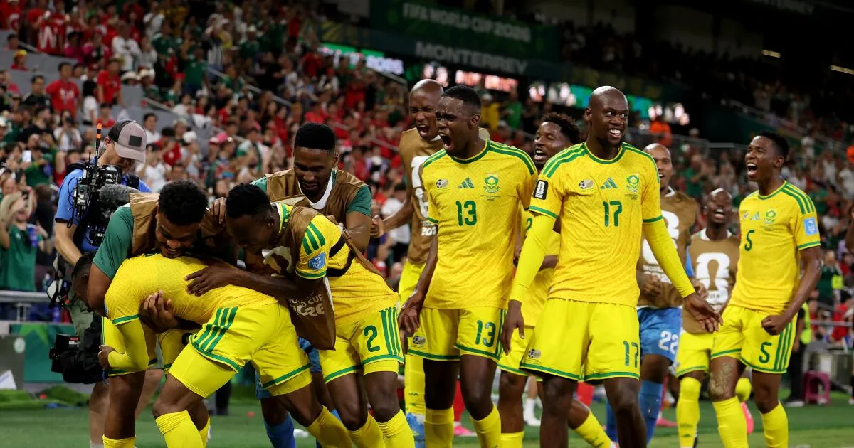 Mexico maintains undefeated run, South Africa advances to knockout stage