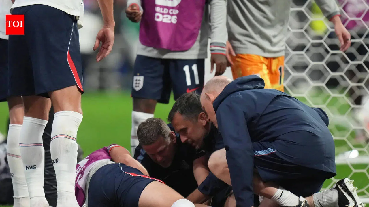 England’s Jordan Henderson suffers wrist injury during World Cup celebrations in Mexico