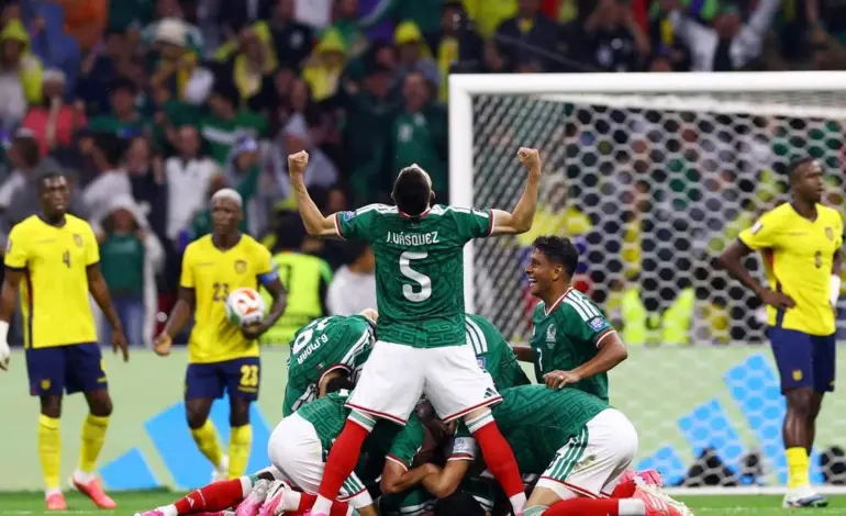 Mexico end World Cup knockout drought with last-32 win over Ecuador in Azteca cauldron