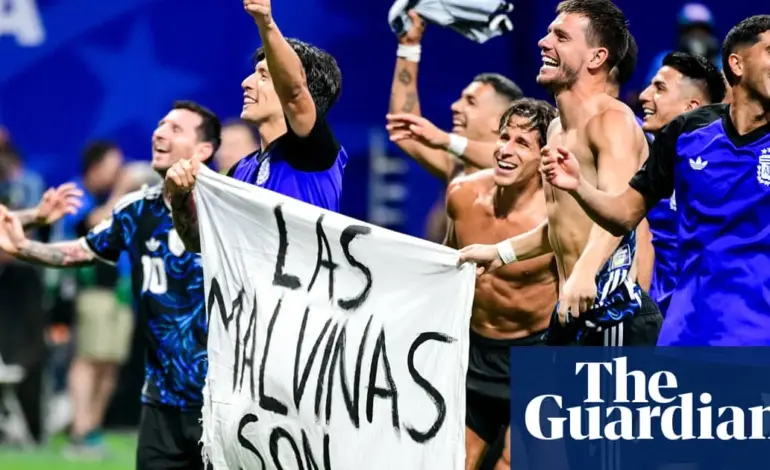 Fifa assessing reports after Argentina players display Falklands banner