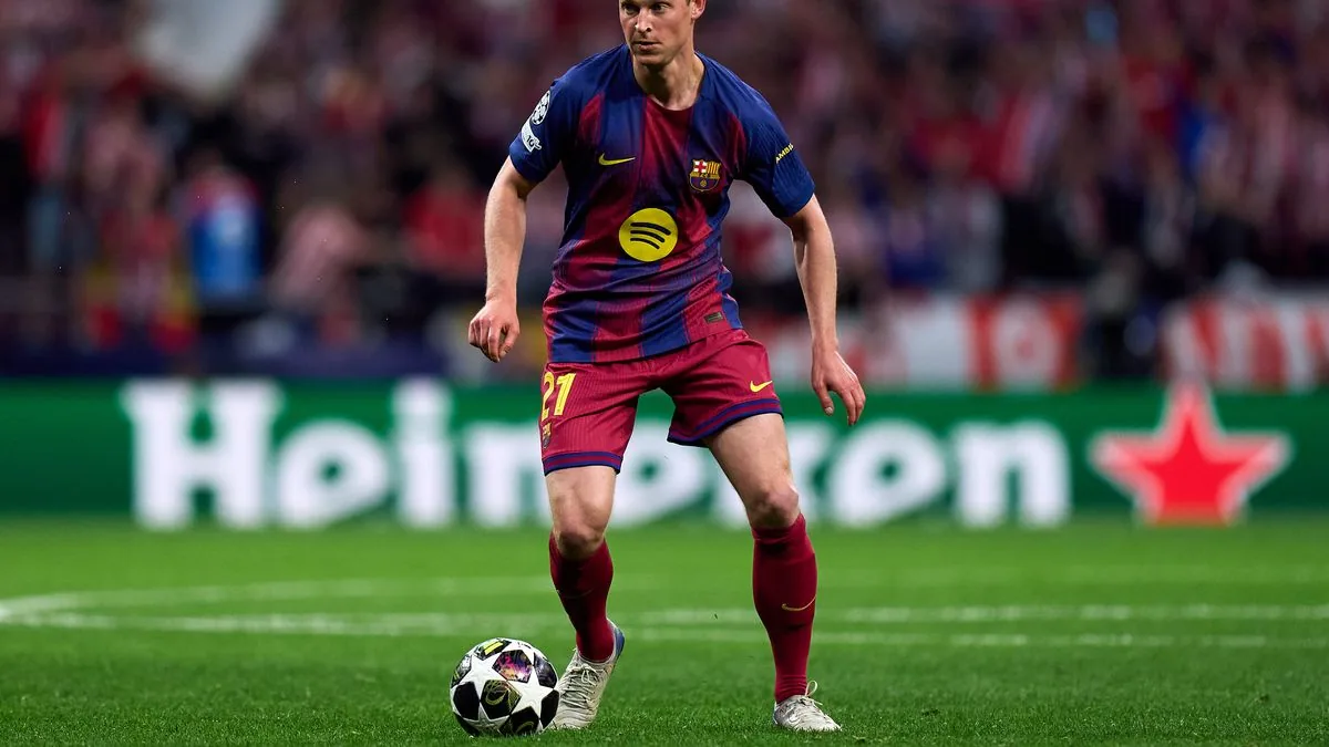 Manchester United face midfield transfer challenges amid missed targets